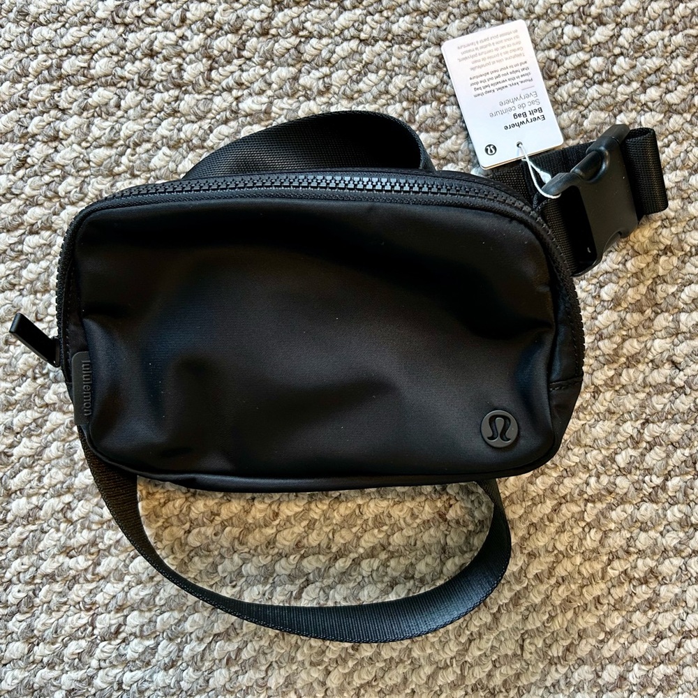 Lululemon Everywhere Belt Bag 1L